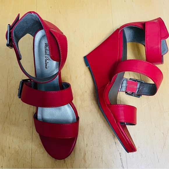Red summer shoes, new, size 9. - Picture 6 of 9